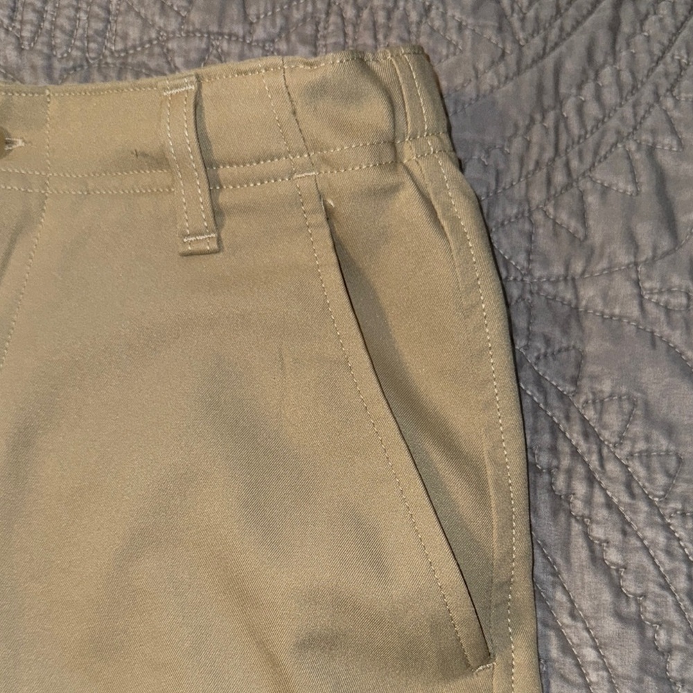 Under Armour Tan Casual Shorts Classic Flat-Front Design boys size M - Picture 3 of 7